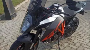 KTM 1290 Super Duke GT ABS (2016 - 18)  (2)
