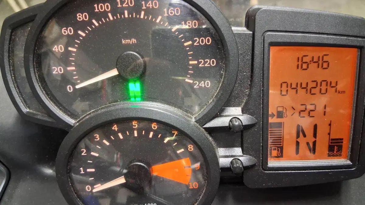 Bmw F 800 ST  (4)