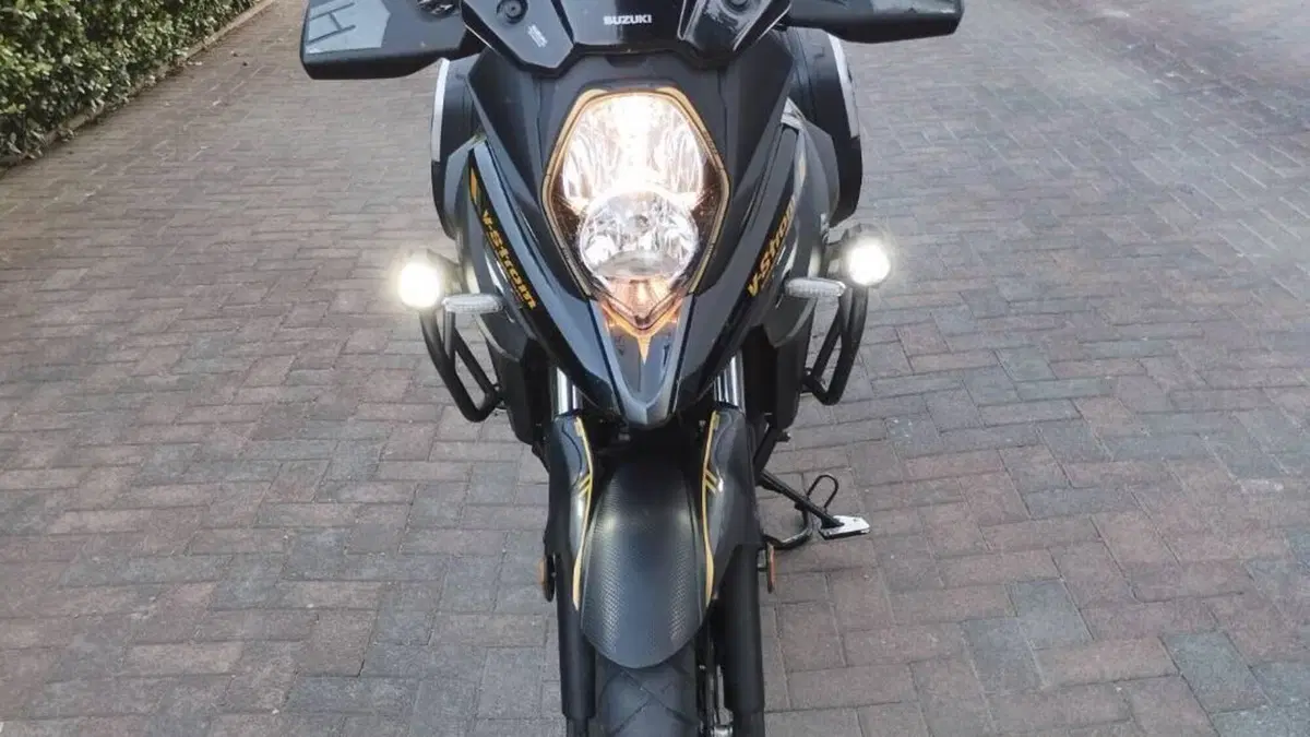 Suzuki V-Strom 650XT (2021 - 25)  (2)