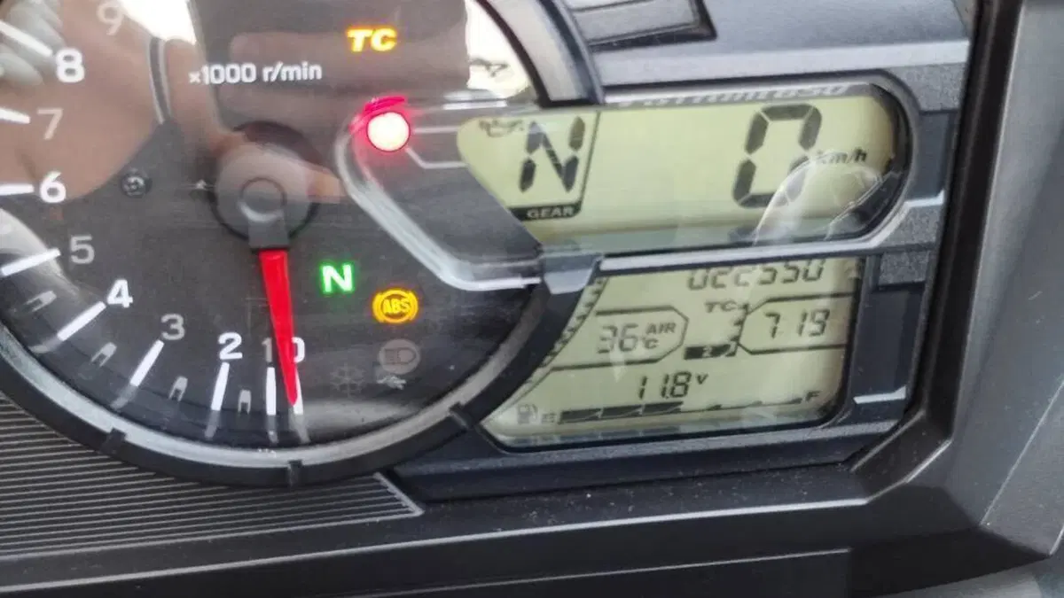 Suzuki V-Strom 650XT (2021 - 25)  (8)
