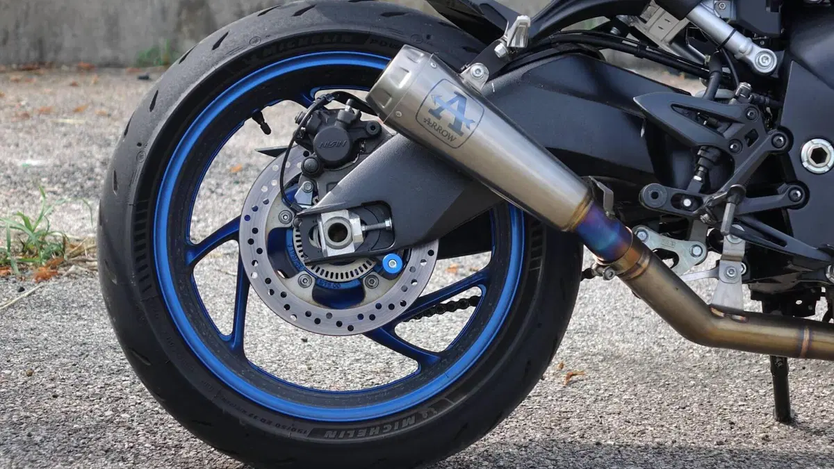 Suzuki GSX-S1000 (2021 - 25)  (10)