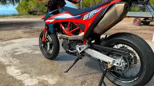 KTM 690 SMC R (2023 - 25)  (3)