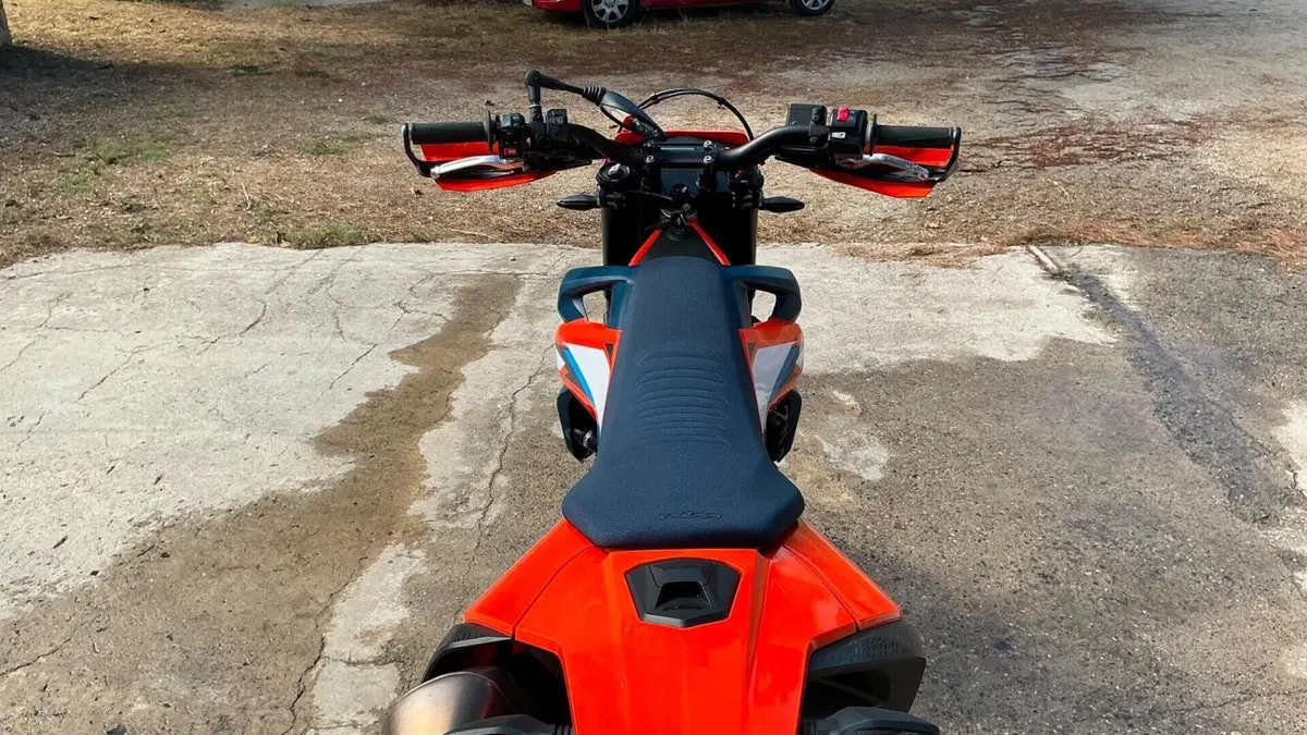 KTM 690 SMC R (2023 - 25)  (4)