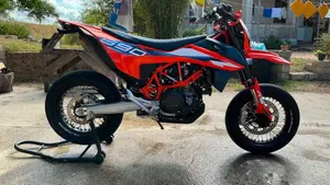 KTM 690 SMC R (2023 - 25)  (6)