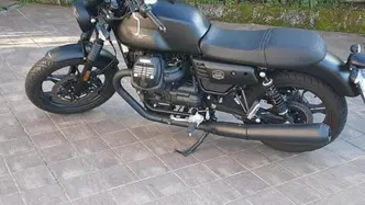 Moto Guzzi V7 III Stone (2017 - 20)