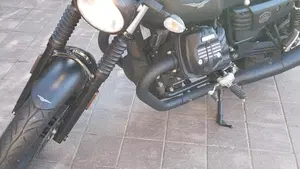 Moto Guzzi V7 III Stone (2017 - 20)  (2)