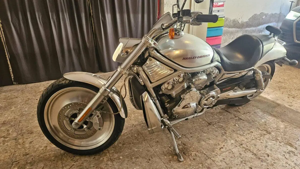 Harley-Davidson 1130 V-Rod (2006) - VRSCA  (2)