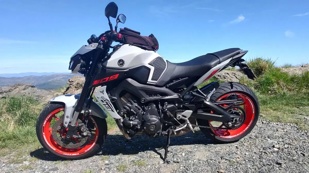 Yamaha MT-09 (2017 - 20)  (3)