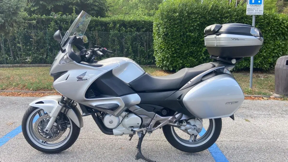 Honda Deauville 700  