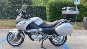 Honda Deauville 700  