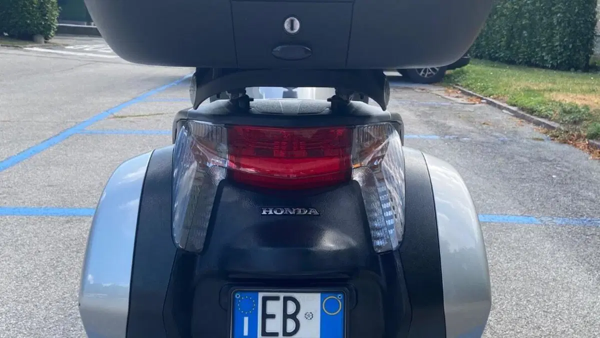 Honda Deauville 700   (6)
