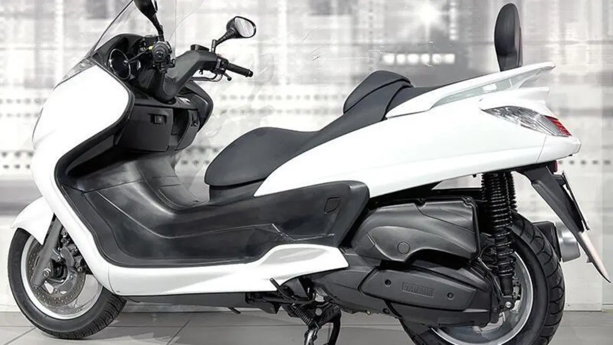 Yamaha Majesty 400 (2004 - 08)  (2)