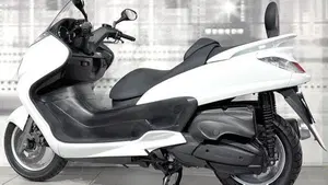 Yamaha Majesty 400 (2004 - 08)  (2)