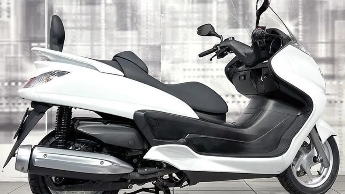 Yamaha Majesty 400 (2004 - 08)  (8)
