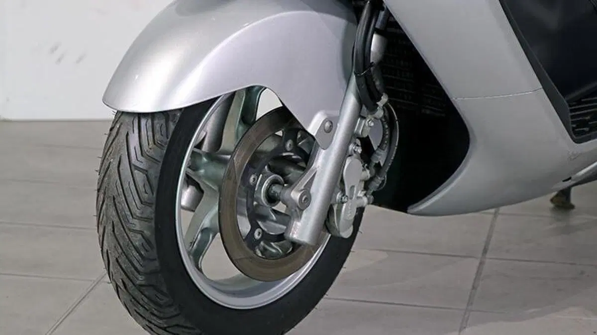 Suzuki Burgman AN 400 i.e. (2004 - 05)  (5)