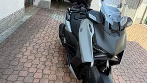 Yamaha X-Max 300 Tech Max+ (2025 - 26)  (5)