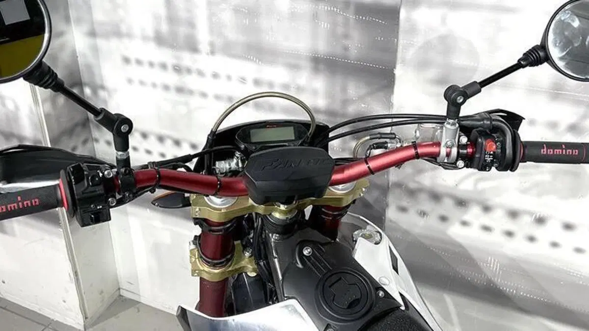 Fantic Motor XMF 125 Motard Competition 4t (2021 - 22)  (6)