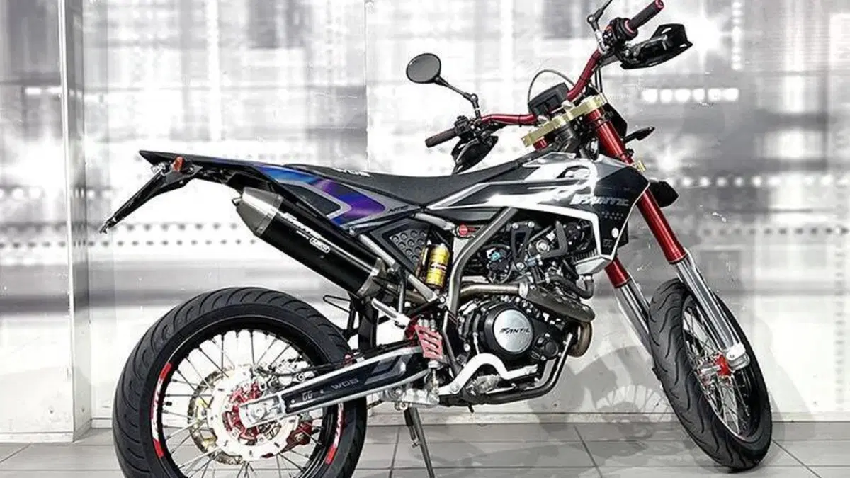 Fantic Motor XMF 125 Motard Competition 4t (2021 - 22)  (8)