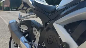 Suzuki GSX R 600 (2008 - 10)  (4)