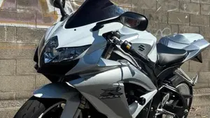 Suzuki GSX R 600 (2008 - 10)  (13)
