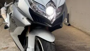 Suzuki GSX R 600 (2008 - 10)  (17)