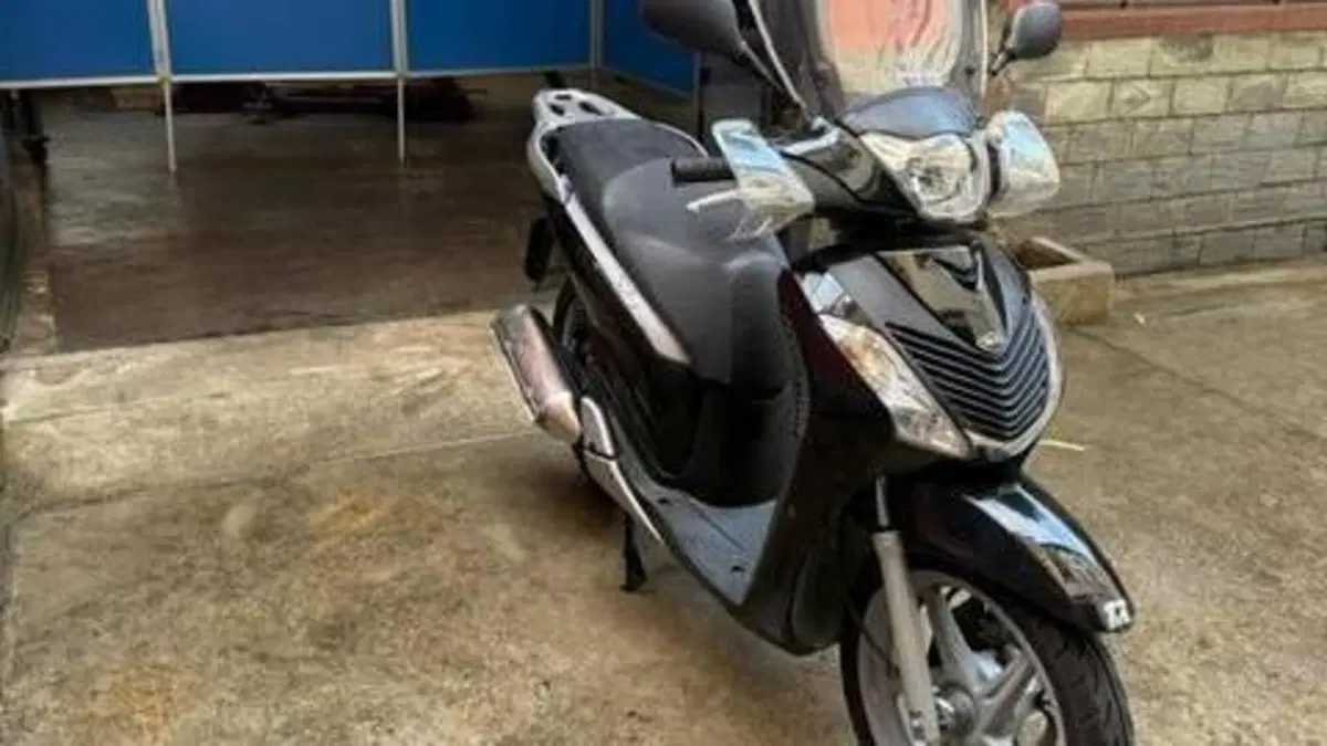 Honda SH 150i (2009 - 12)  (3)