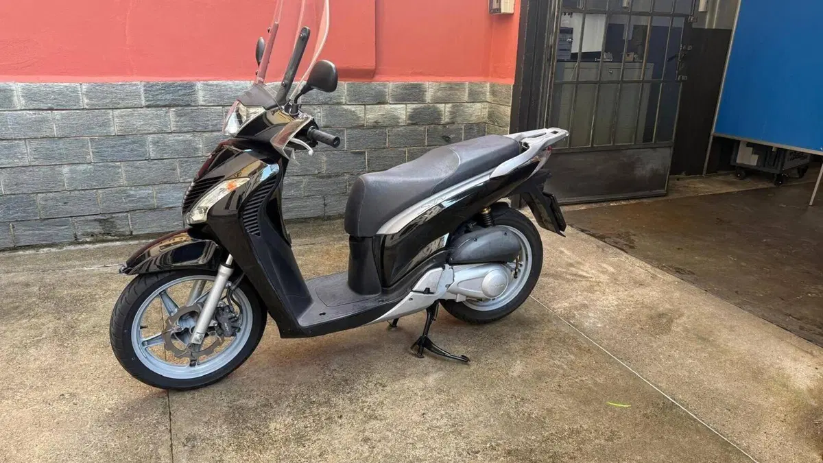 Honda SH 150i (2009 - 12)  (4)