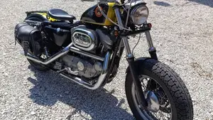 Harley-Davidson 883 Hugger (1994 - 00) - XLH 