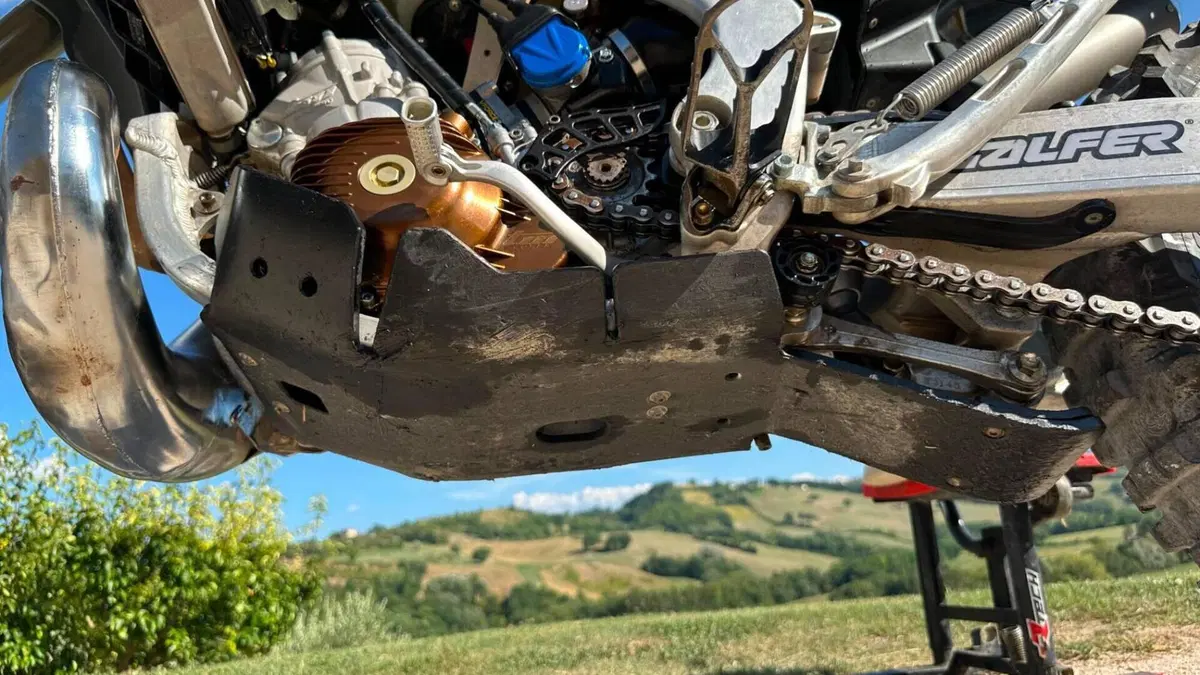 Tm Moto EN 250 ES Fi 2T TM Corse (2026)  (7)