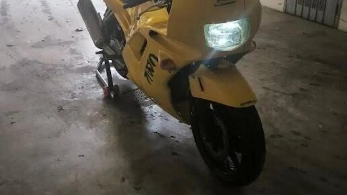 Honda   (2)