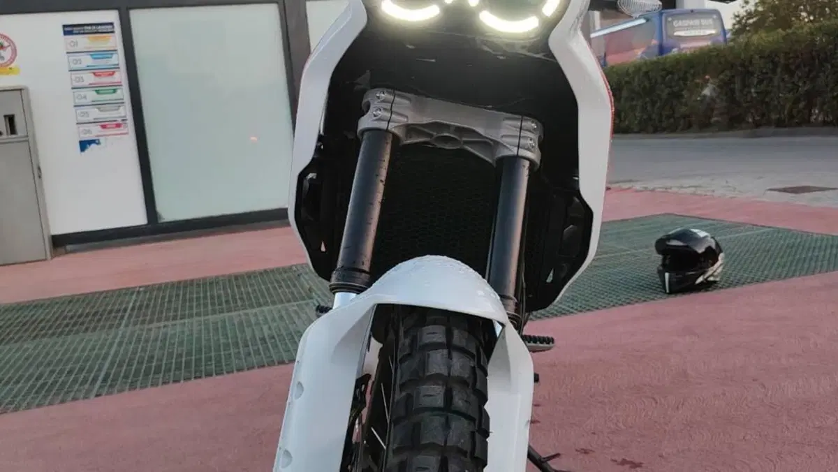 Ducati DesertX (2022 - 25)  (2)