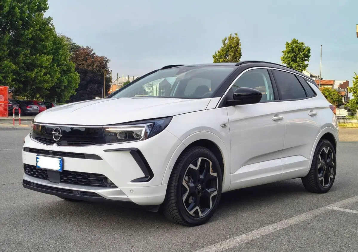 Opel Grandland 1.5 ecotec Ultimate s&s 130cv at8 (2)