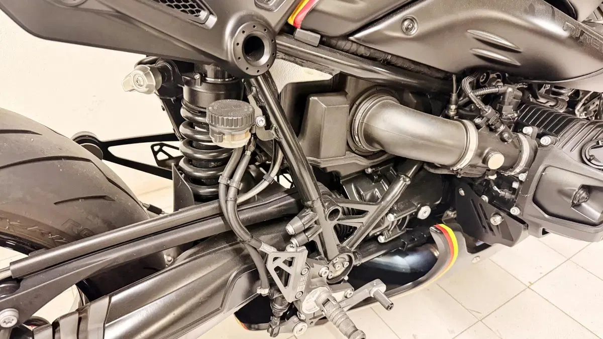 Bmw R nineT 1200 Racer (2017 - 20)  (8)