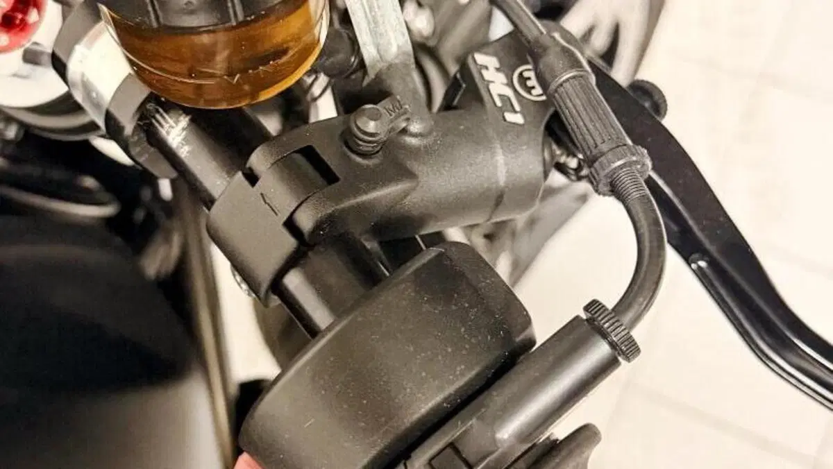 Bmw R nineT 1200 Racer (2017 - 20)  (9)