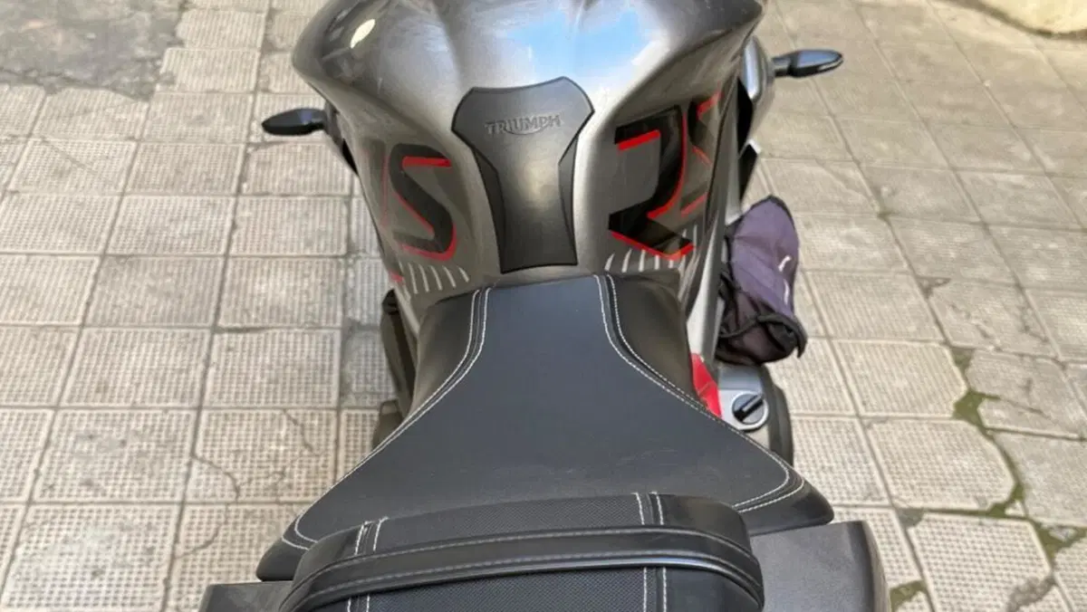 Triumph Street Triple RS (2020 - 22)  (3)