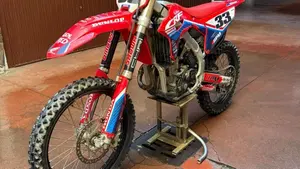 Honda CRF 250R (2022)  (2)