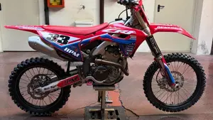 Honda CRF 250R (2022)  (5)