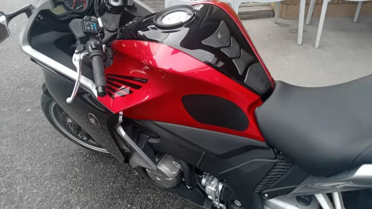 Honda VFR 1200 F ABS (2009 - 16)  (2)