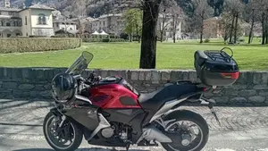 Honda VFR 1200 F ABS (2009 - 16)  (6)