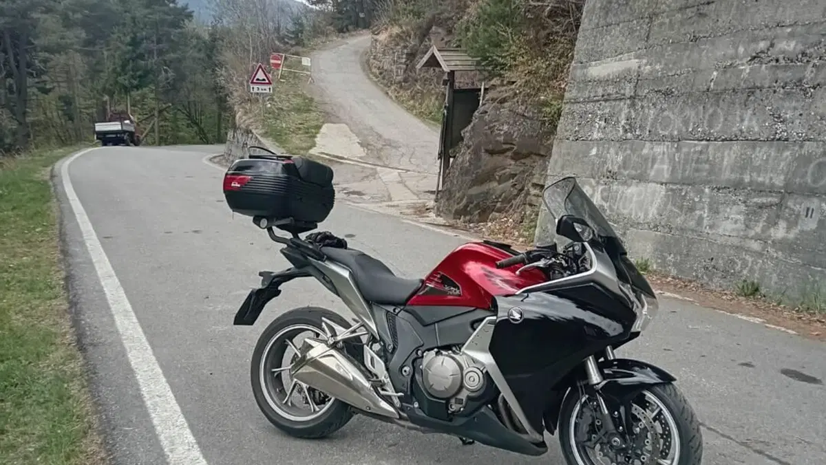 Honda VFR 1200 F ABS (2009 - 16)  (9)
