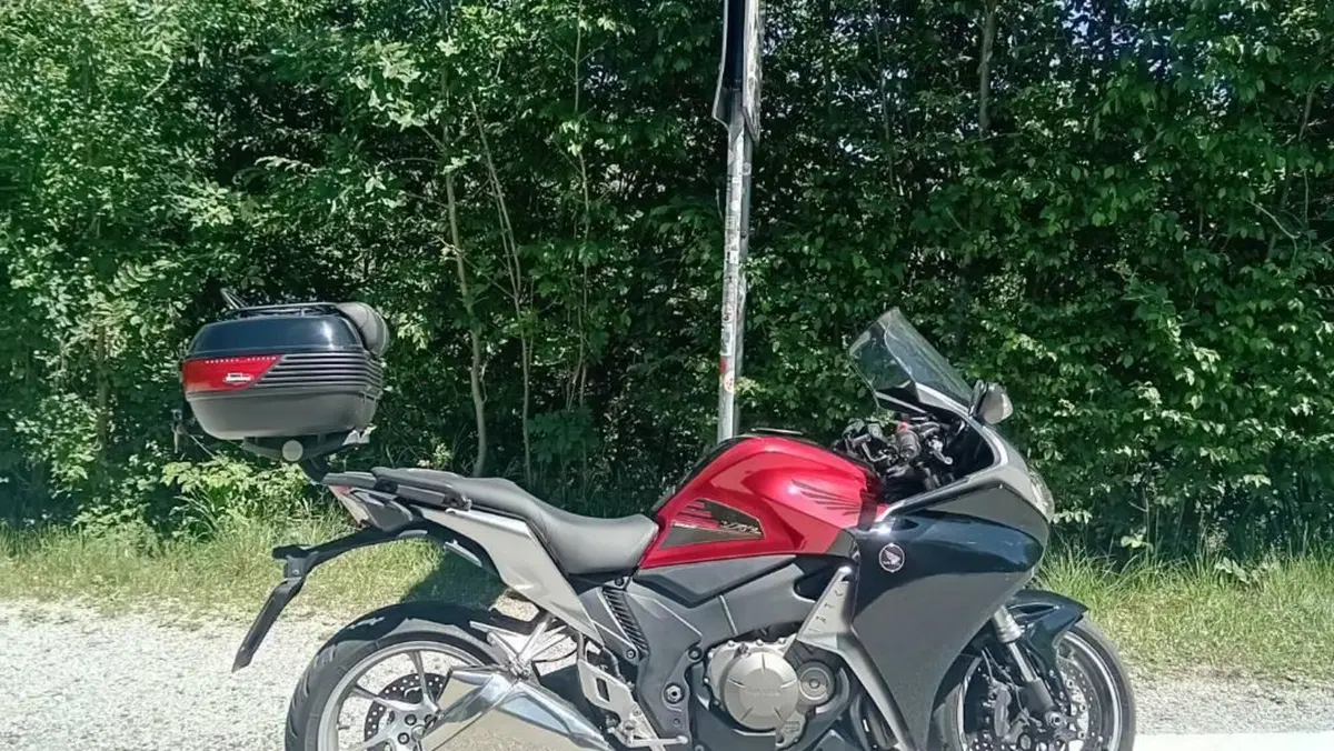 Honda VFR 1200 F ABS (2009 - 16)  (11)