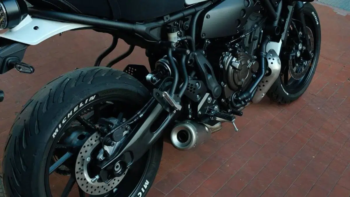 Yamaha XSR 700 (2022 - 26)  (2)