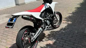 Fantic Motor XMF 125 Motard Performance 4T (2023 - 24)  (4)