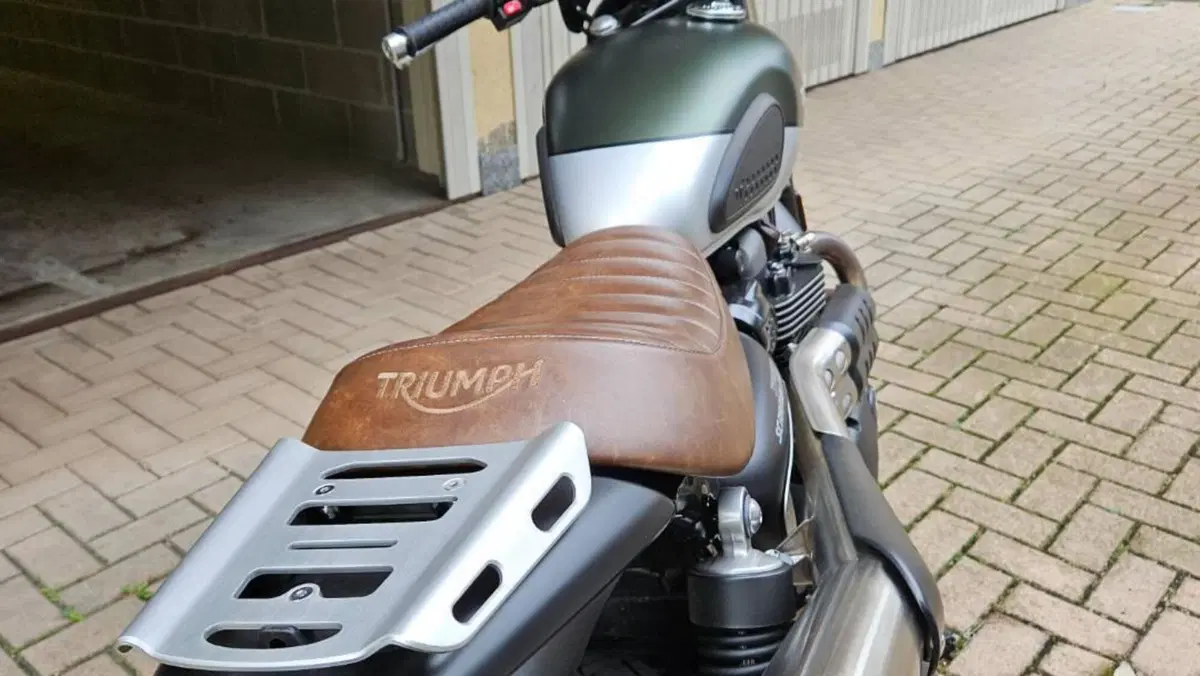Triumph Street Scrambler 900 (2021 - 22)  (2)