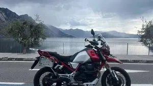 Moto Guzzi V85 TT Evocative Graphics (2021 - 23)  (2)