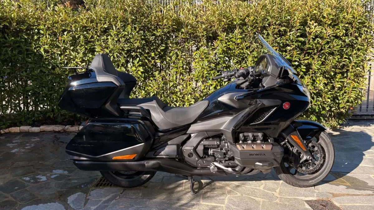 Honda GL 1800 Gold Wing Tour (2021 - 23)  (2)