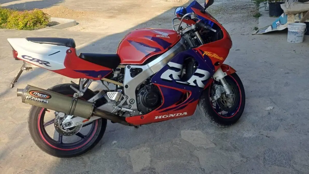 Honda CBR 900 RR (1998 - 99)  (3)