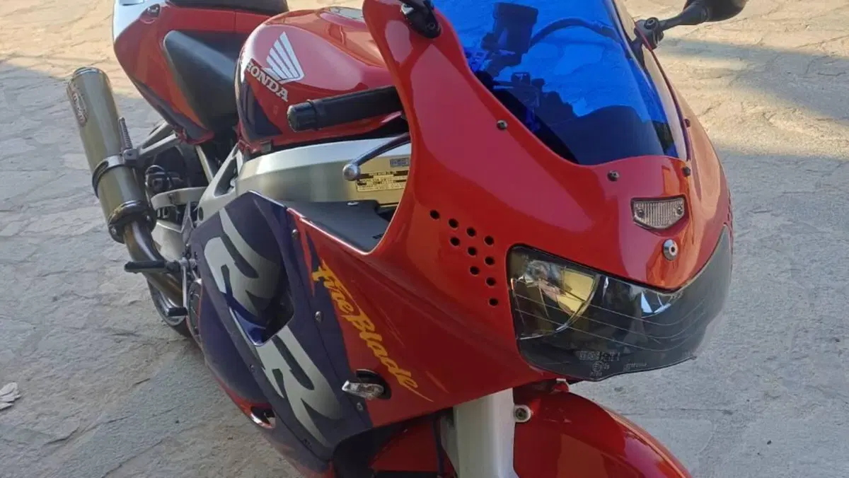Honda CBR 900 RR (1998 - 99)  (2)
