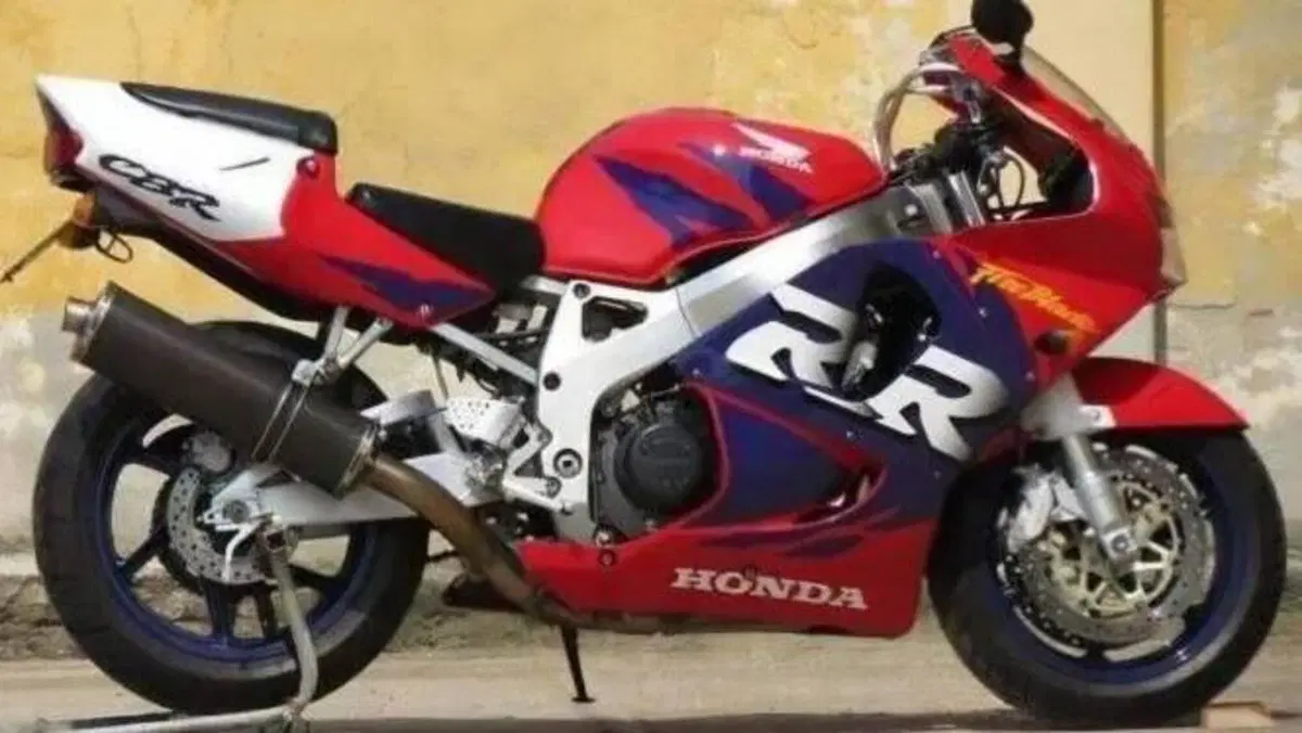 Honda CBR 900 RR (1998 - 99) 