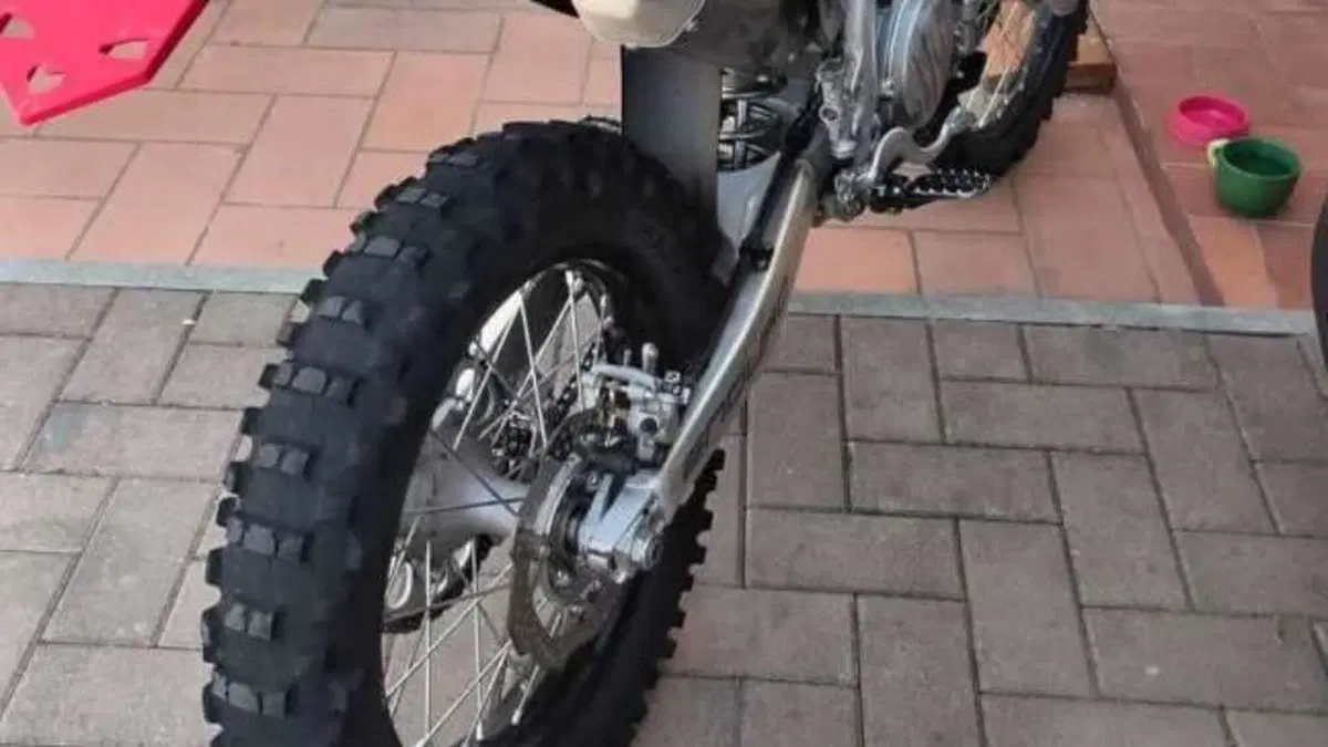Honda CRF 400RX Enduro Special (2023)  (3)